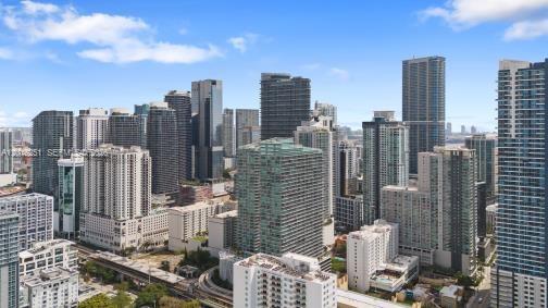 THE AXIS ON BRICKELL COND - Residential