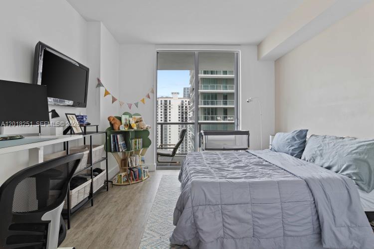 THE AXIS ON BRICKELL COND - Residential