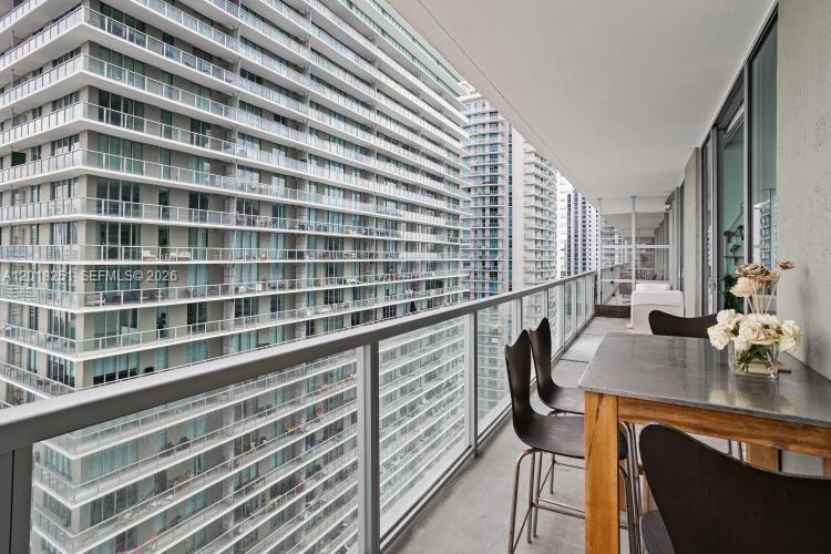 THE AXIS ON BRICKELL COND - Residential