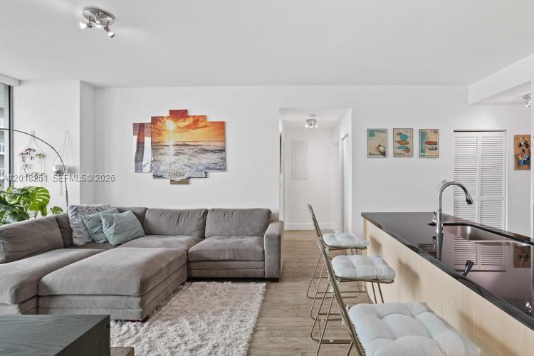 THE AXIS ON BRICKELL COND - Residential