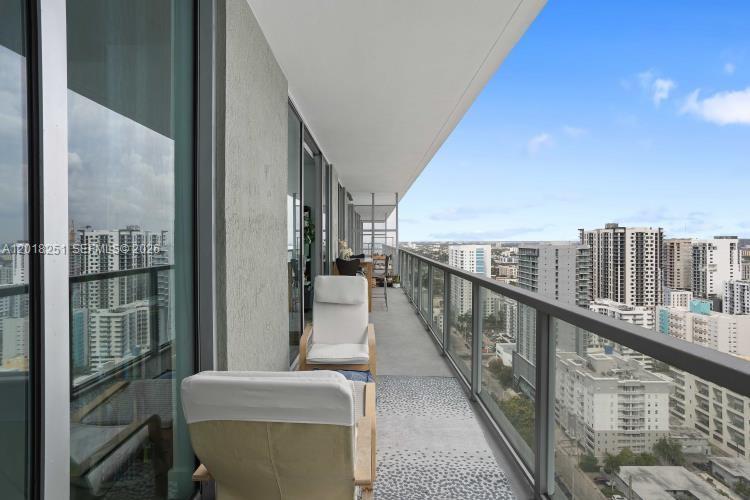 THE AXIS ON BRICKELL COND - Residential