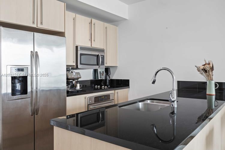 THE AXIS ON BRICKELL COND - Residential