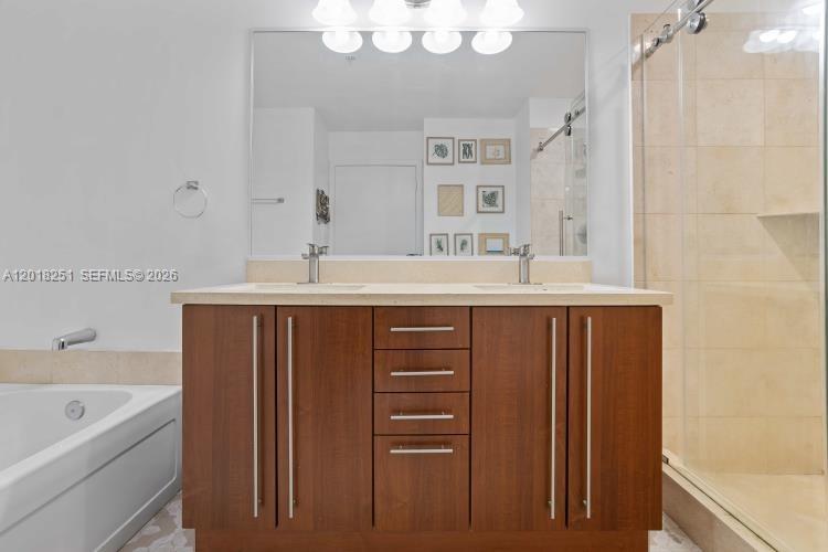 THE AXIS ON BRICKELL COND - Residential