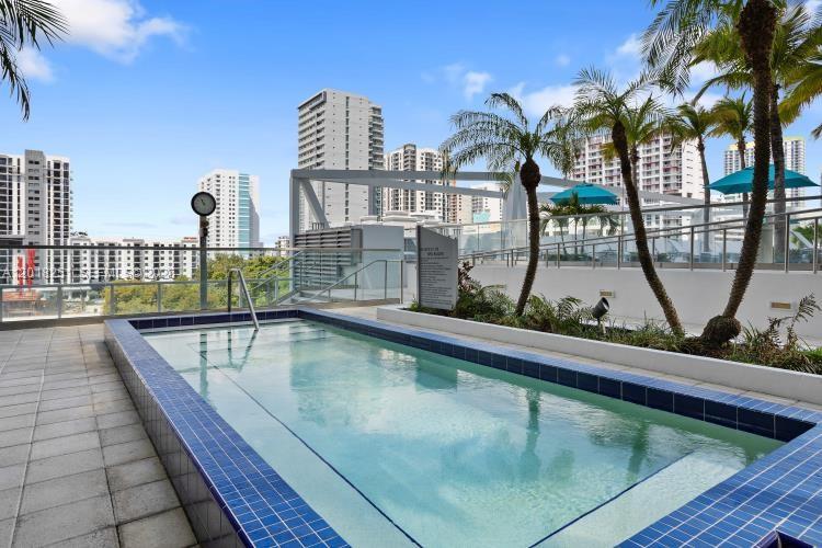 THE AXIS ON BRICKELL COND - Residential