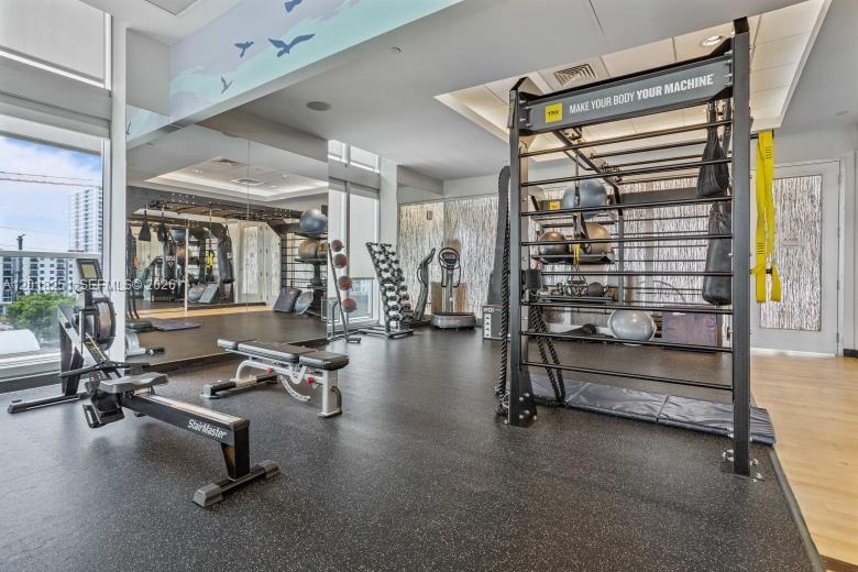 THE AXIS ON BRICKELL COND - Residential