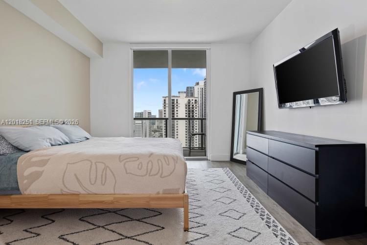 THE AXIS ON BRICKELL COND - Residential
