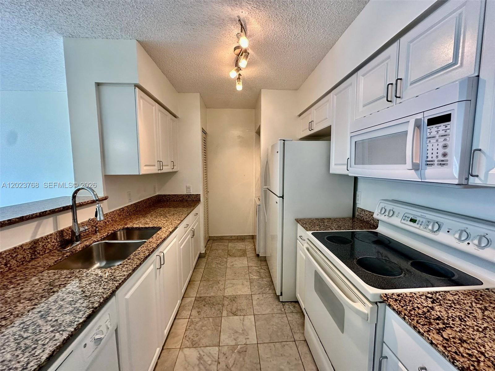 THE MARK ON BRICKELL COND - Residential Lease