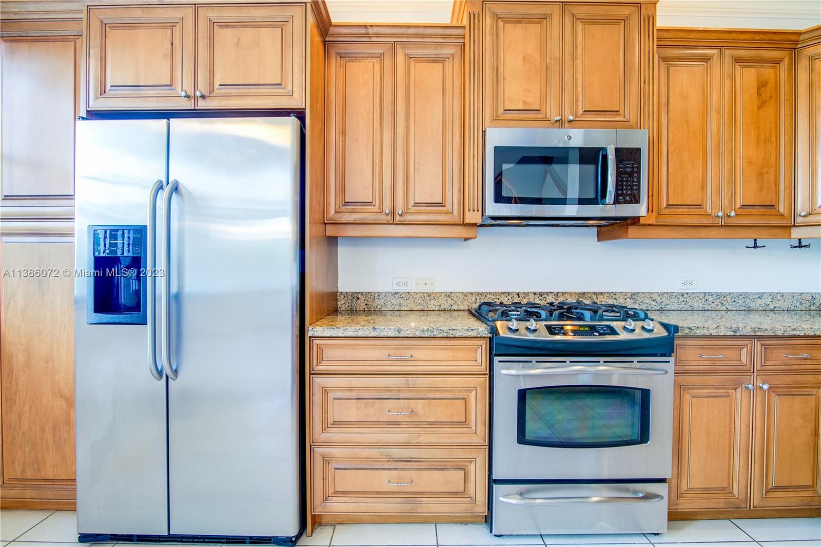 VILLA ALHAMBRA CONDO - Residential