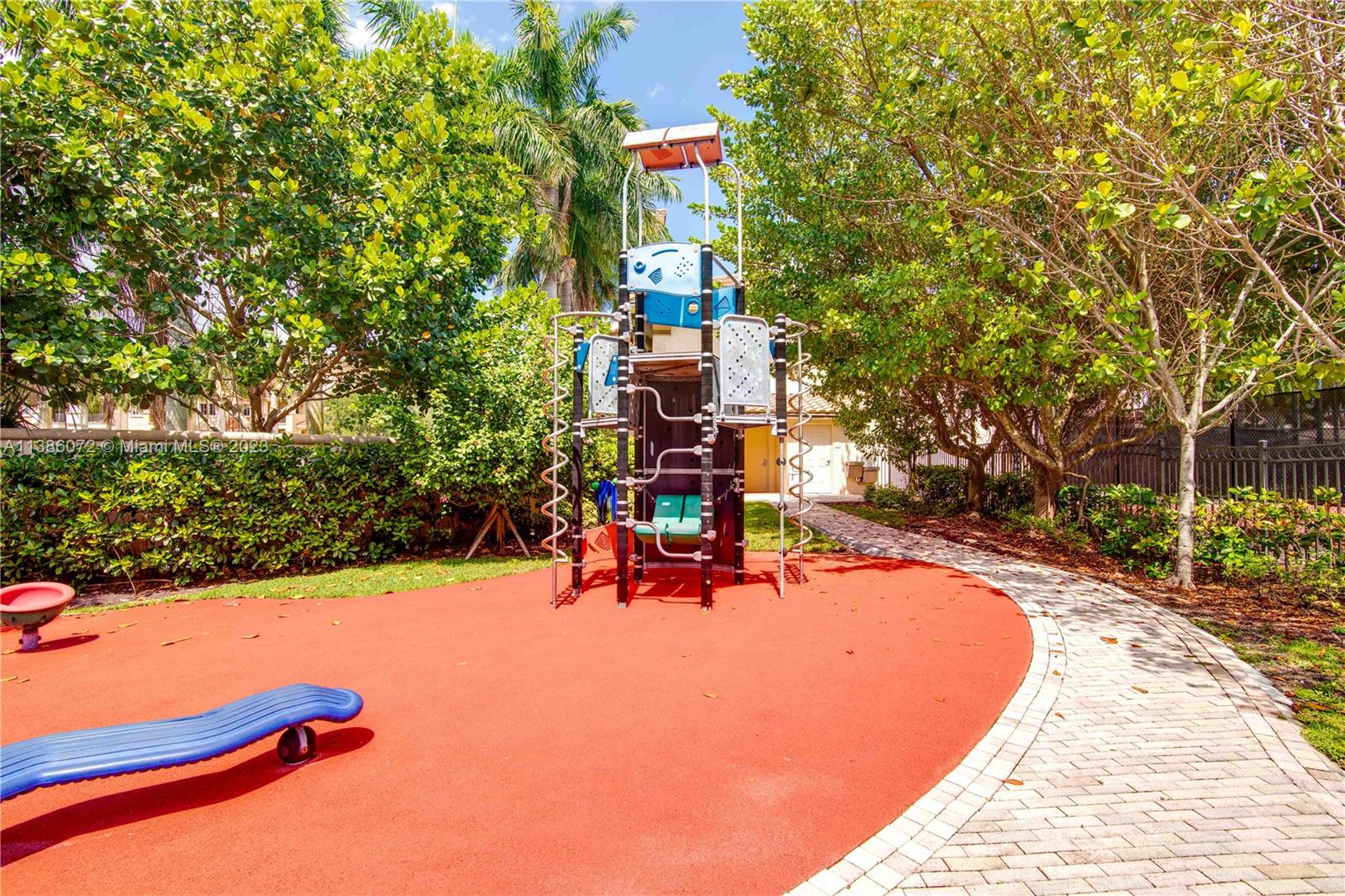 VILLA ALHAMBRA CONDO - Residential