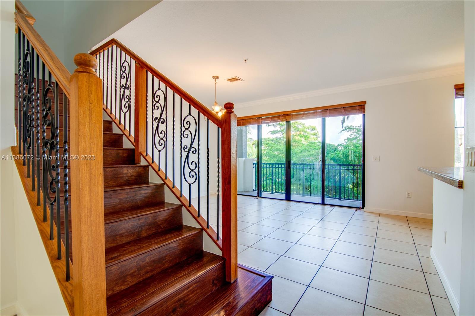 VILLA ALHAMBRA CONDO - Residential