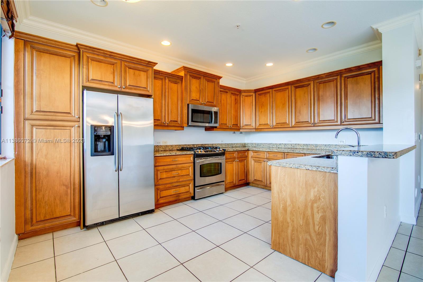 VILLA ALHAMBRA CONDO - Residential