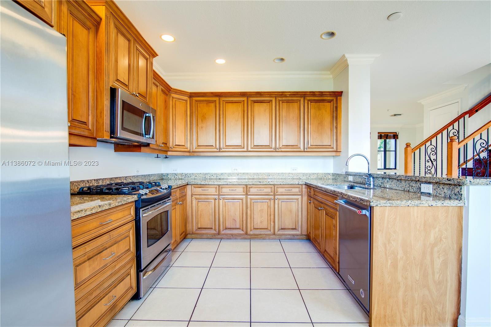 VILLA ALHAMBRA CONDO - Residential