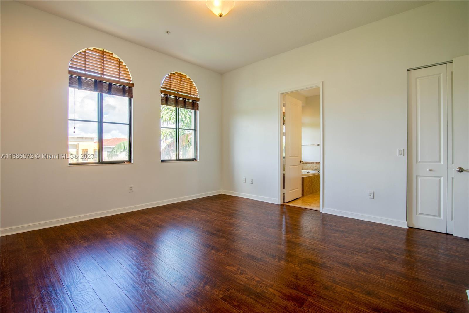 VILLA ALHAMBRA CONDO - Residential
