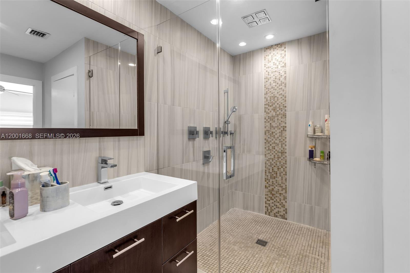 PINE SHORE SEC 3 - Residential