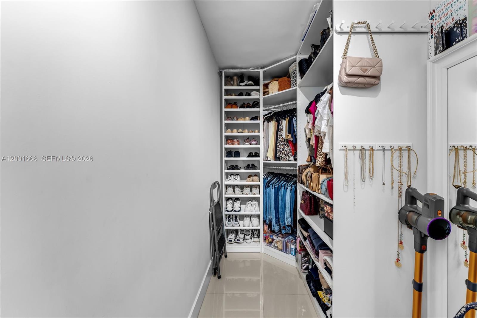 PINE SHORE SEC 3 - Residential