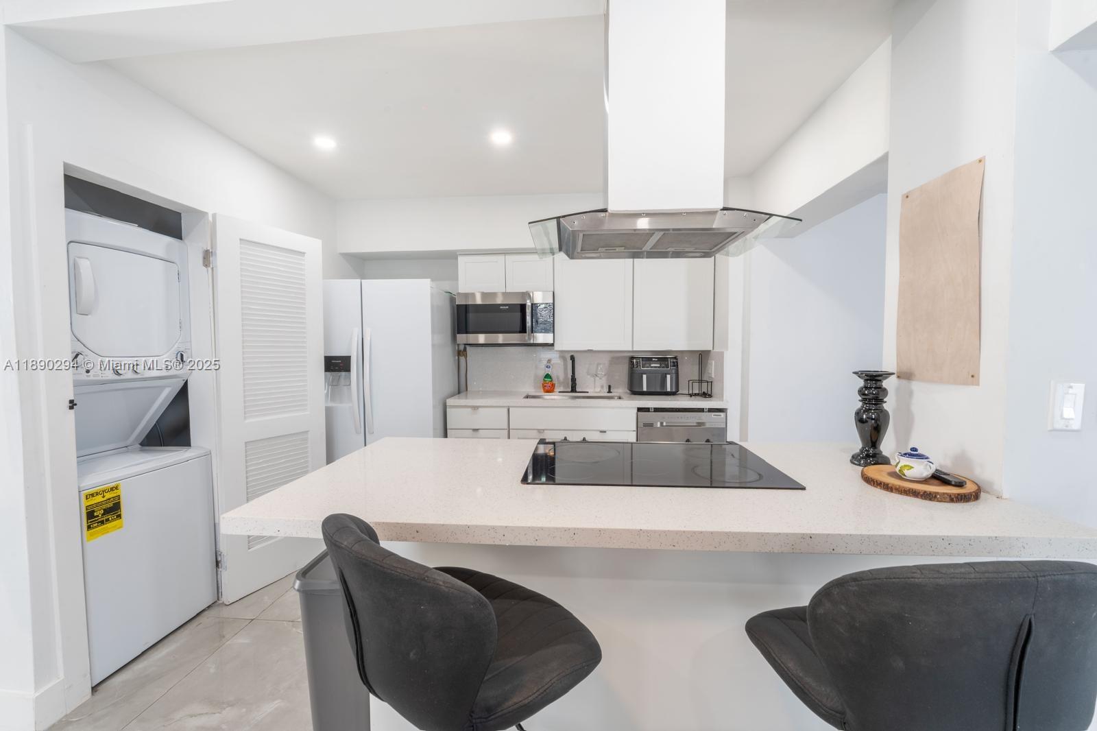 ¤BISCAYNE BEACH-2ND ADDN - Residential