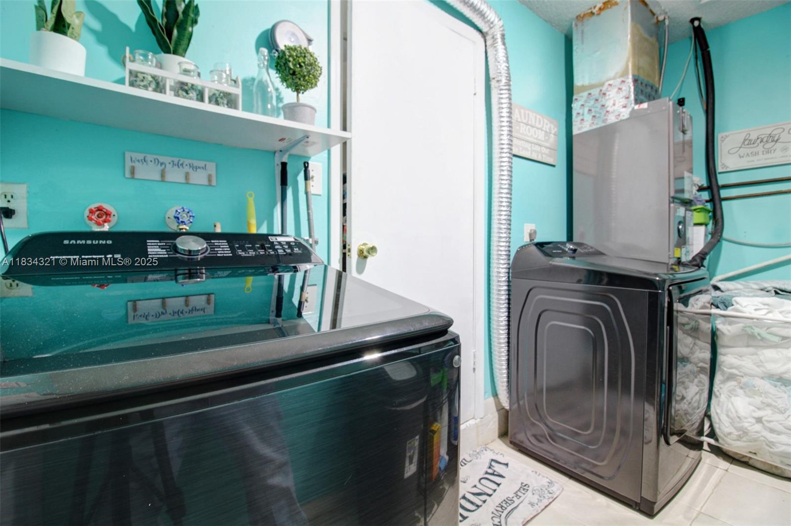 NORTH LAUDERDALE VILLAGE - Residential