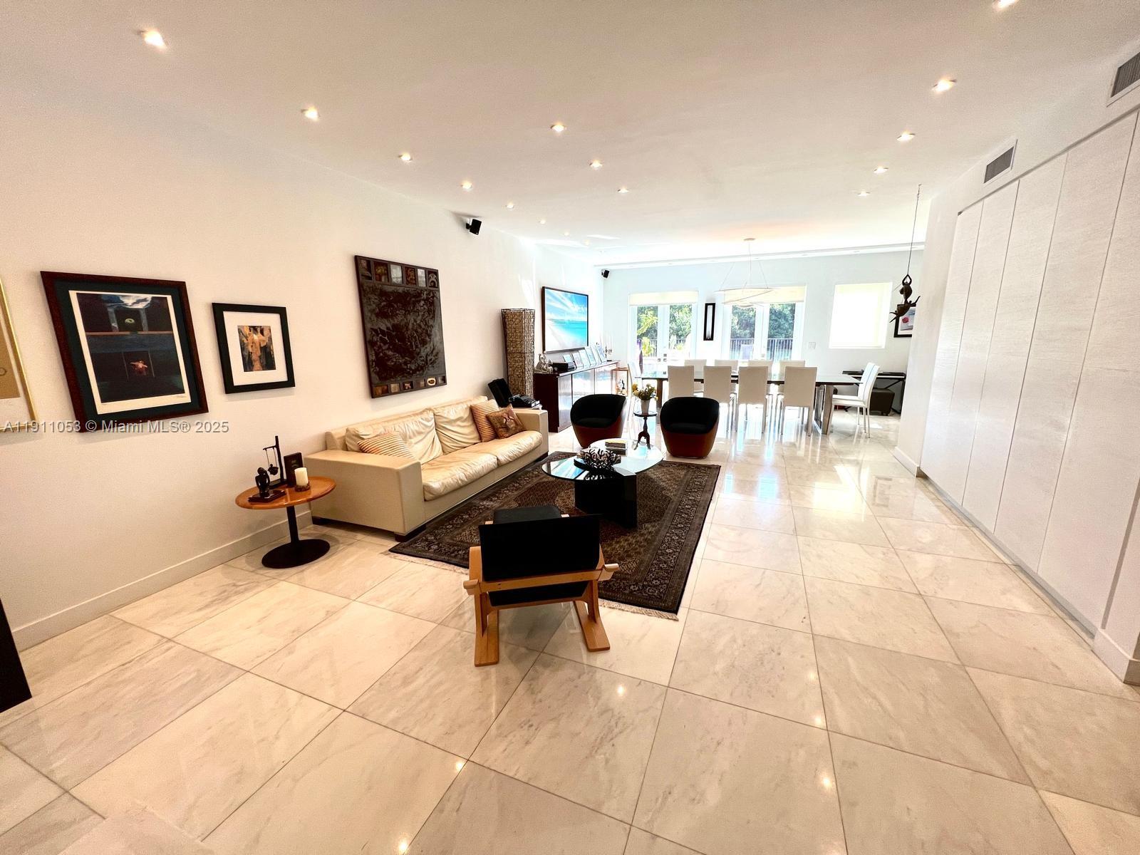 AVENTURA LAKES PHASE 1 - Residential