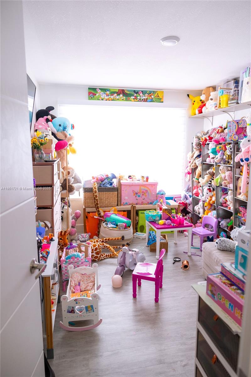 PARADISE GARDENS - Residential