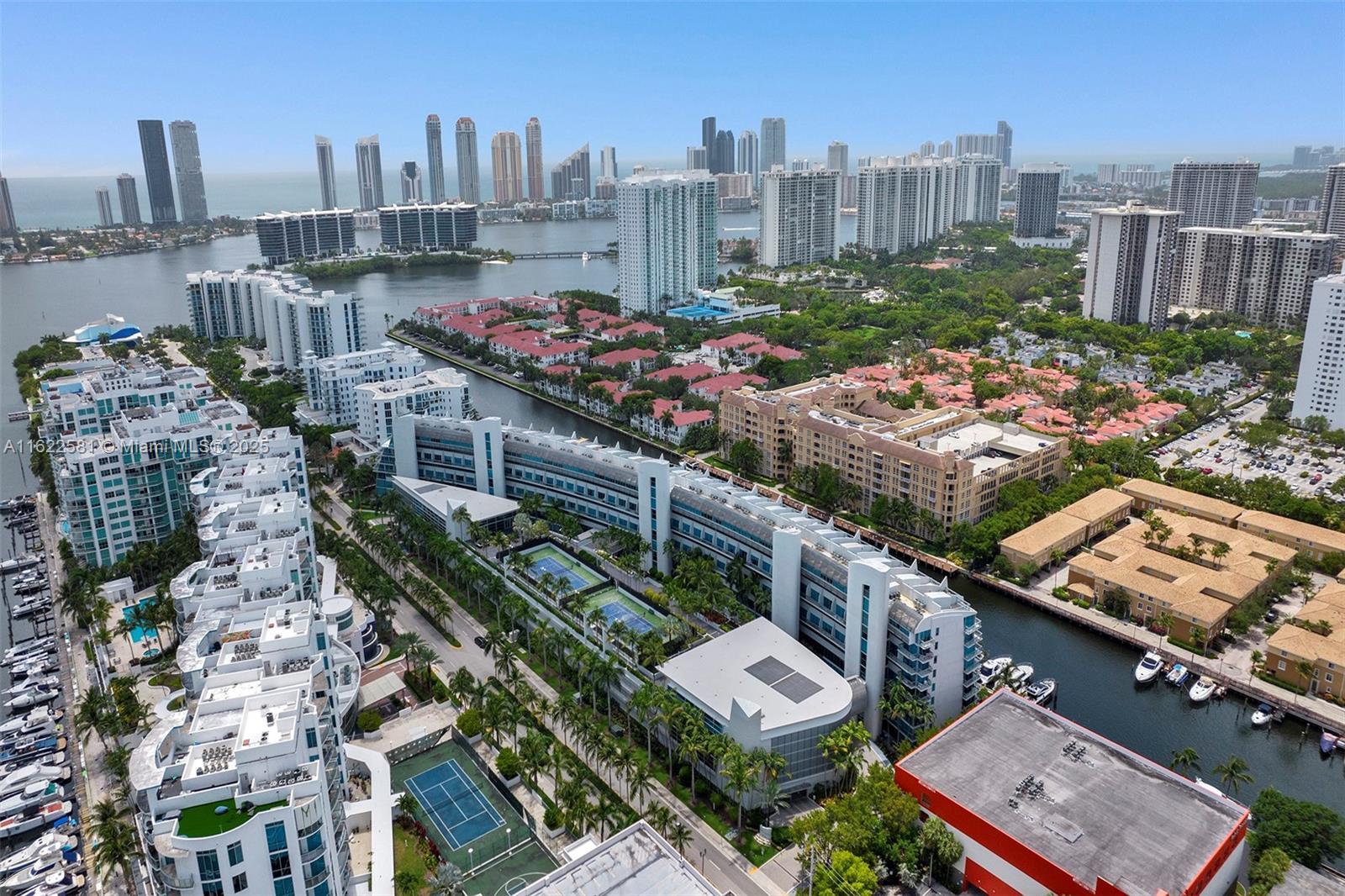 ARTECH RESIDENCES - Residential