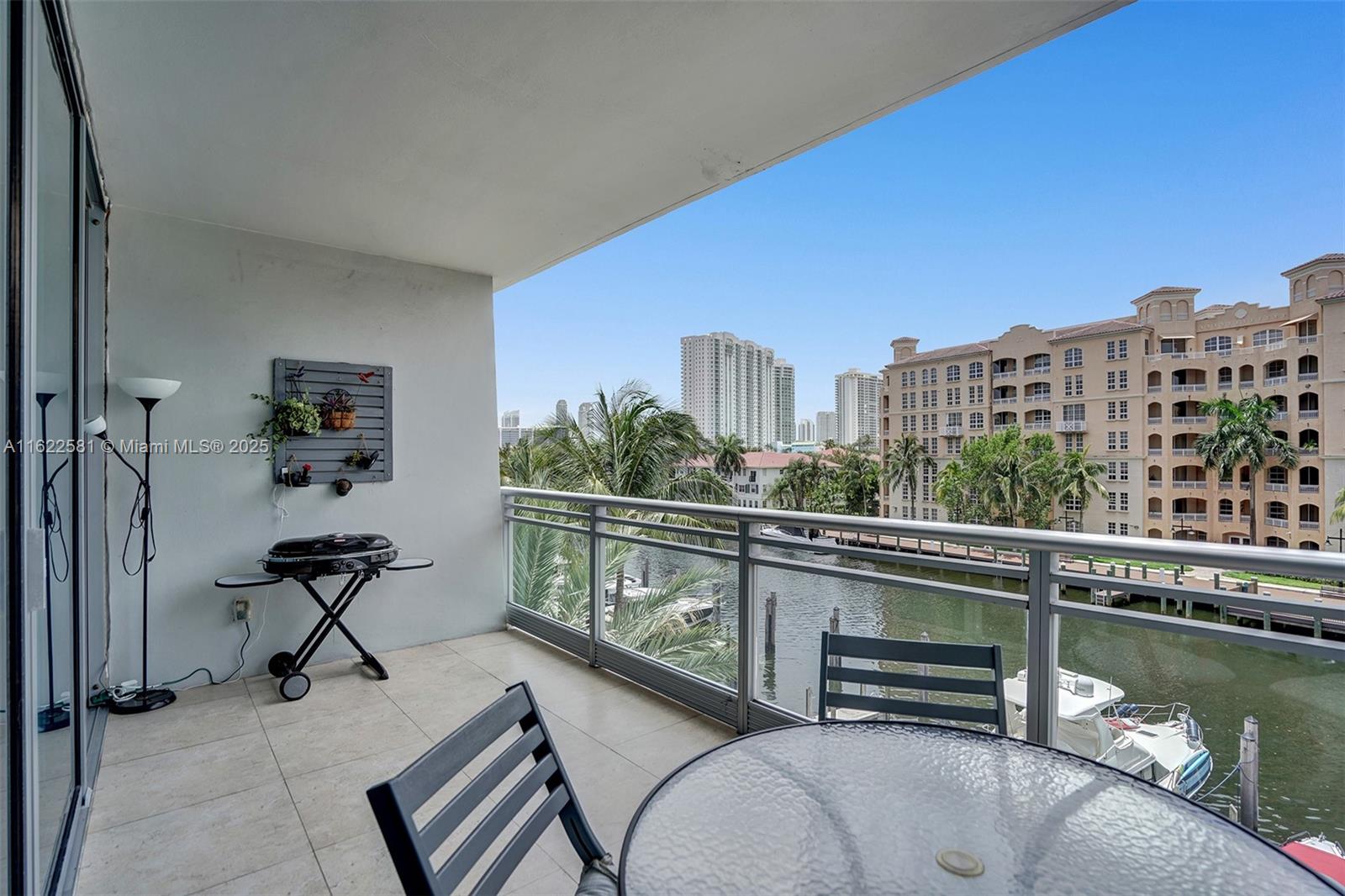 ARTECH RESIDENCES - Residential
