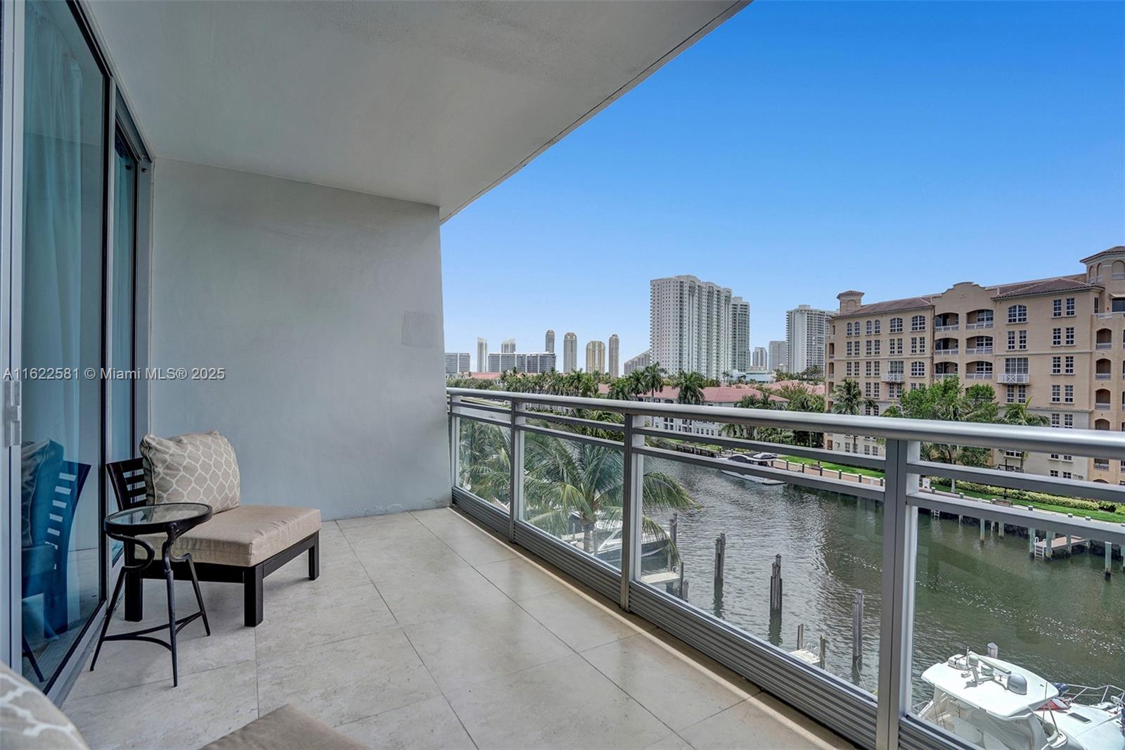 ARTECH RESIDENCES - Residential