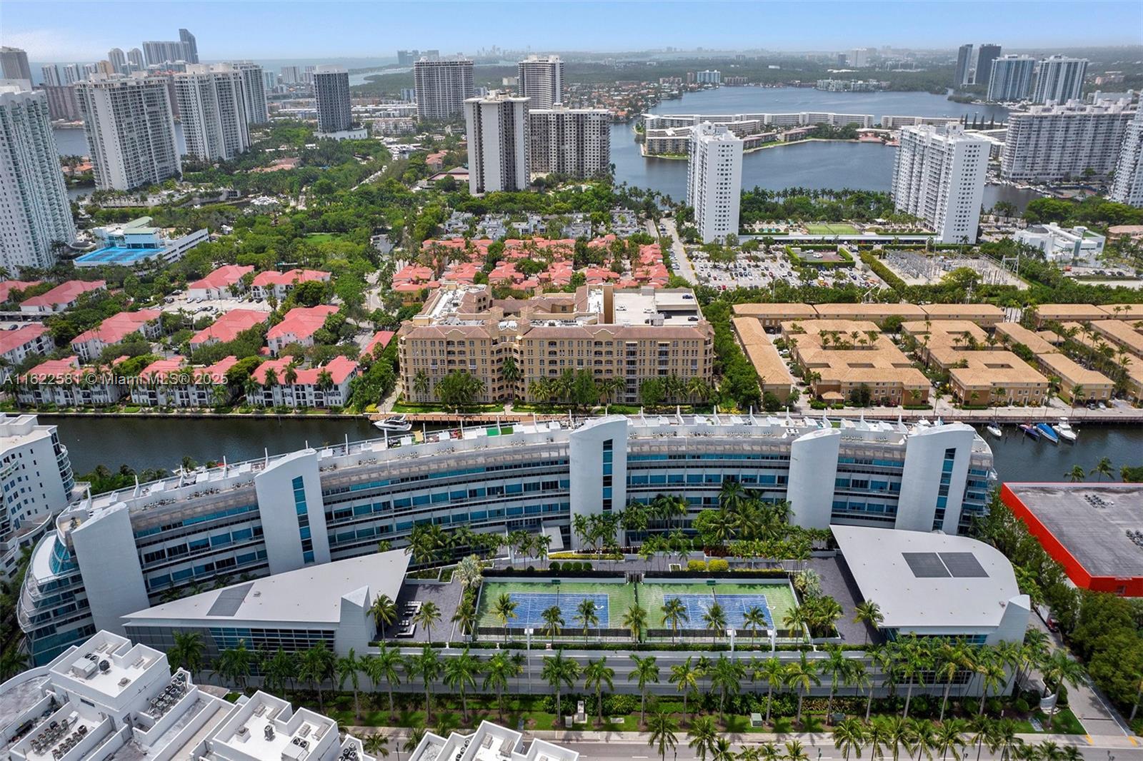 ARTECH RESIDENCES - Residential