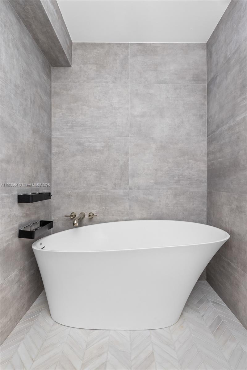 CORAL GABLES SEC E - Residential