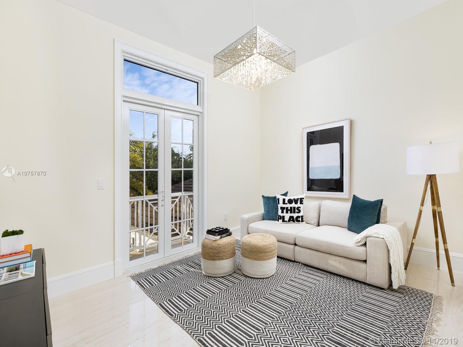 LOS PINOS - Residential