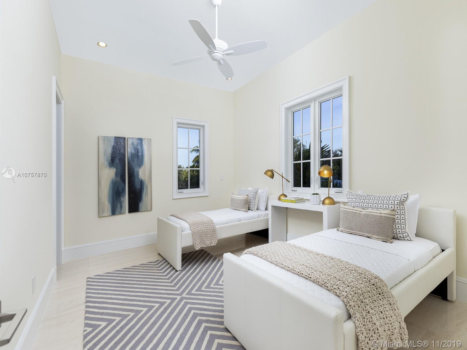 LOS PINOS - Residential