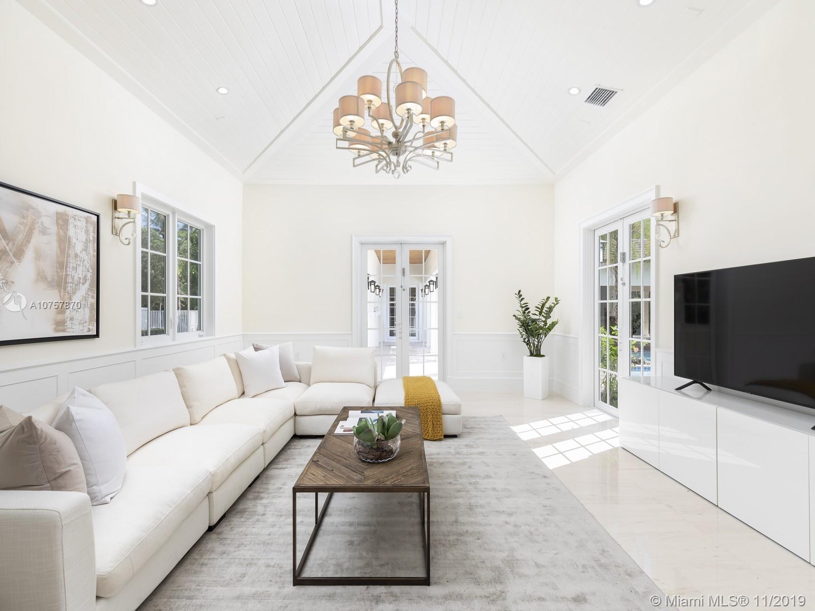 LOS PINOS - Residential