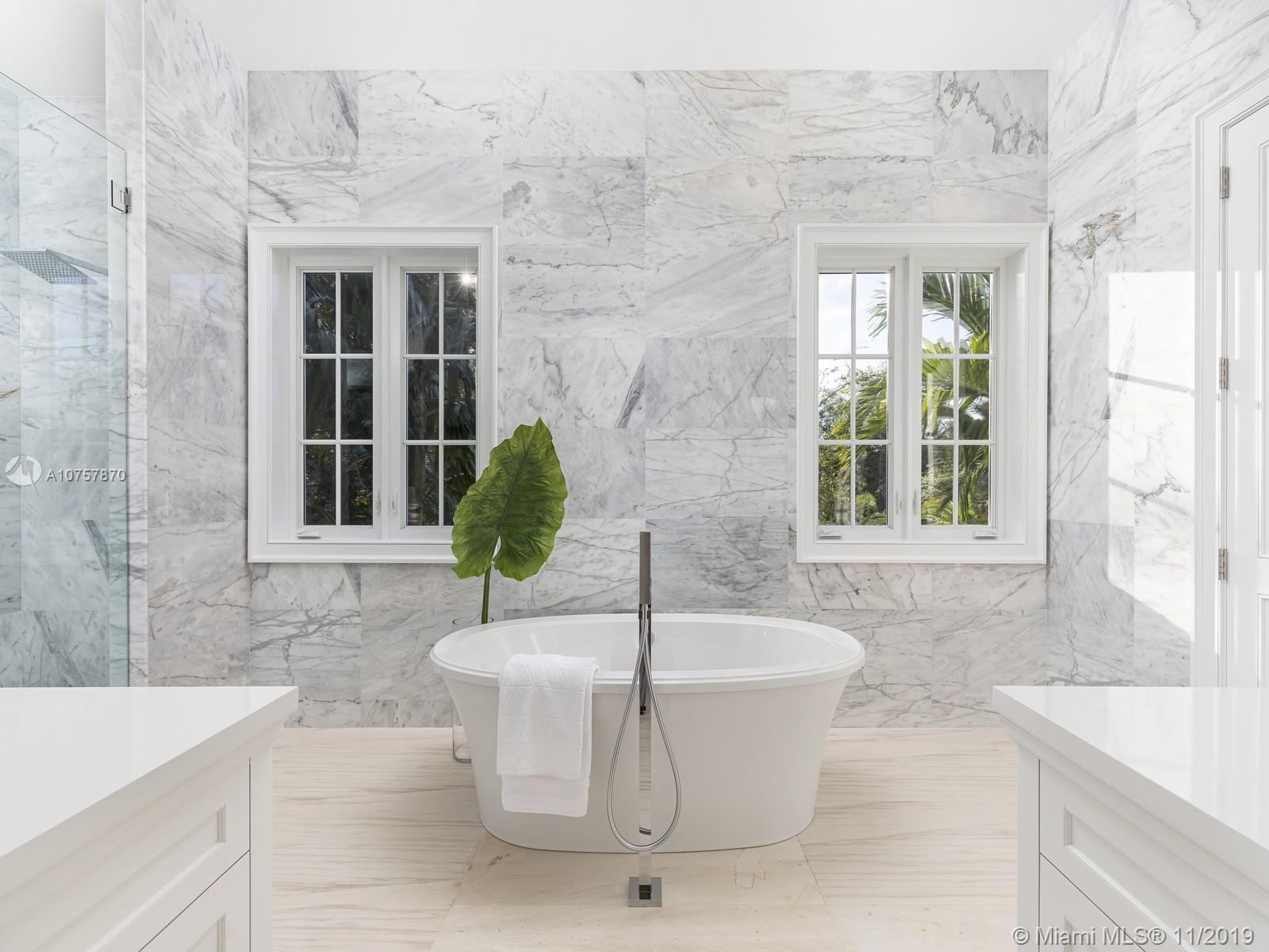 LOS PINOS - Residential