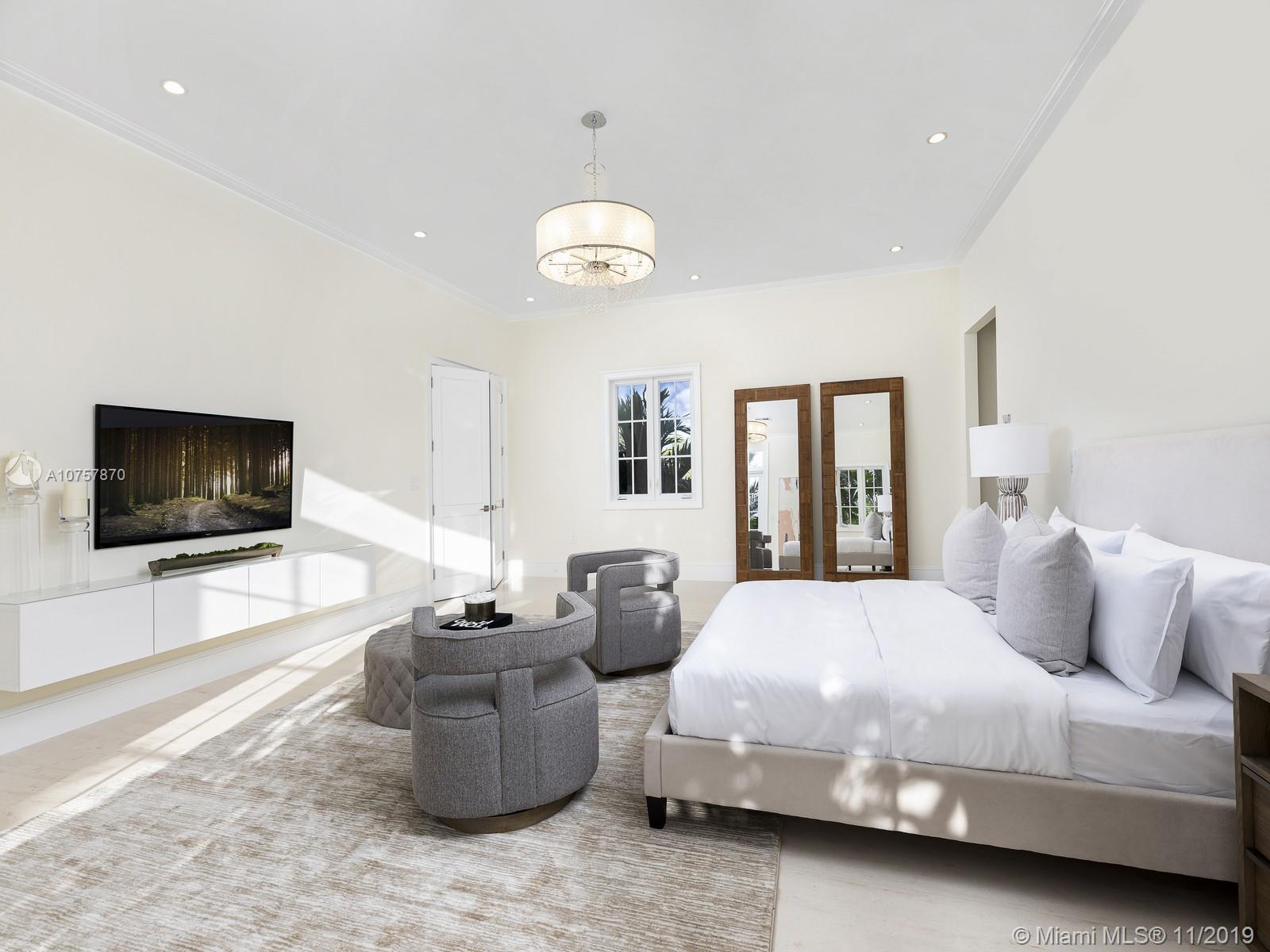 LOS PINOS - Residential