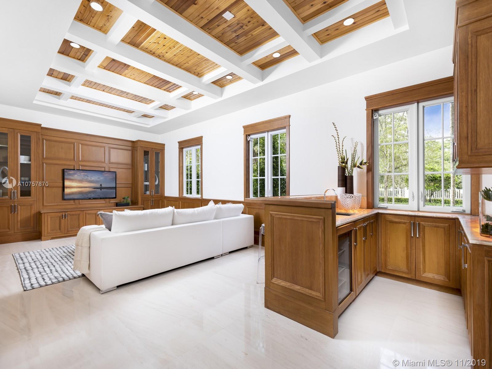 LOS PINOS - Residential