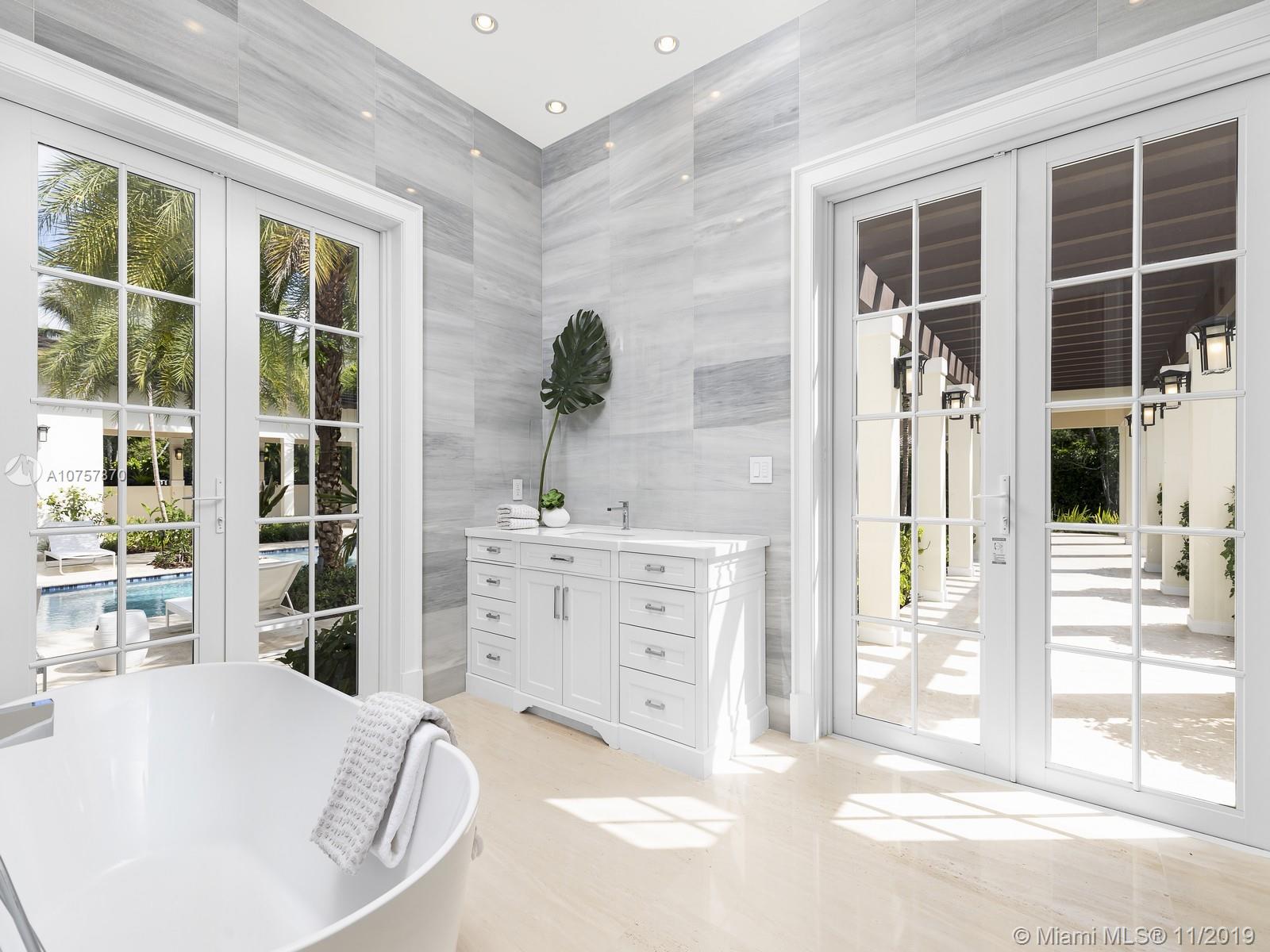 LOS PINOS - Residential