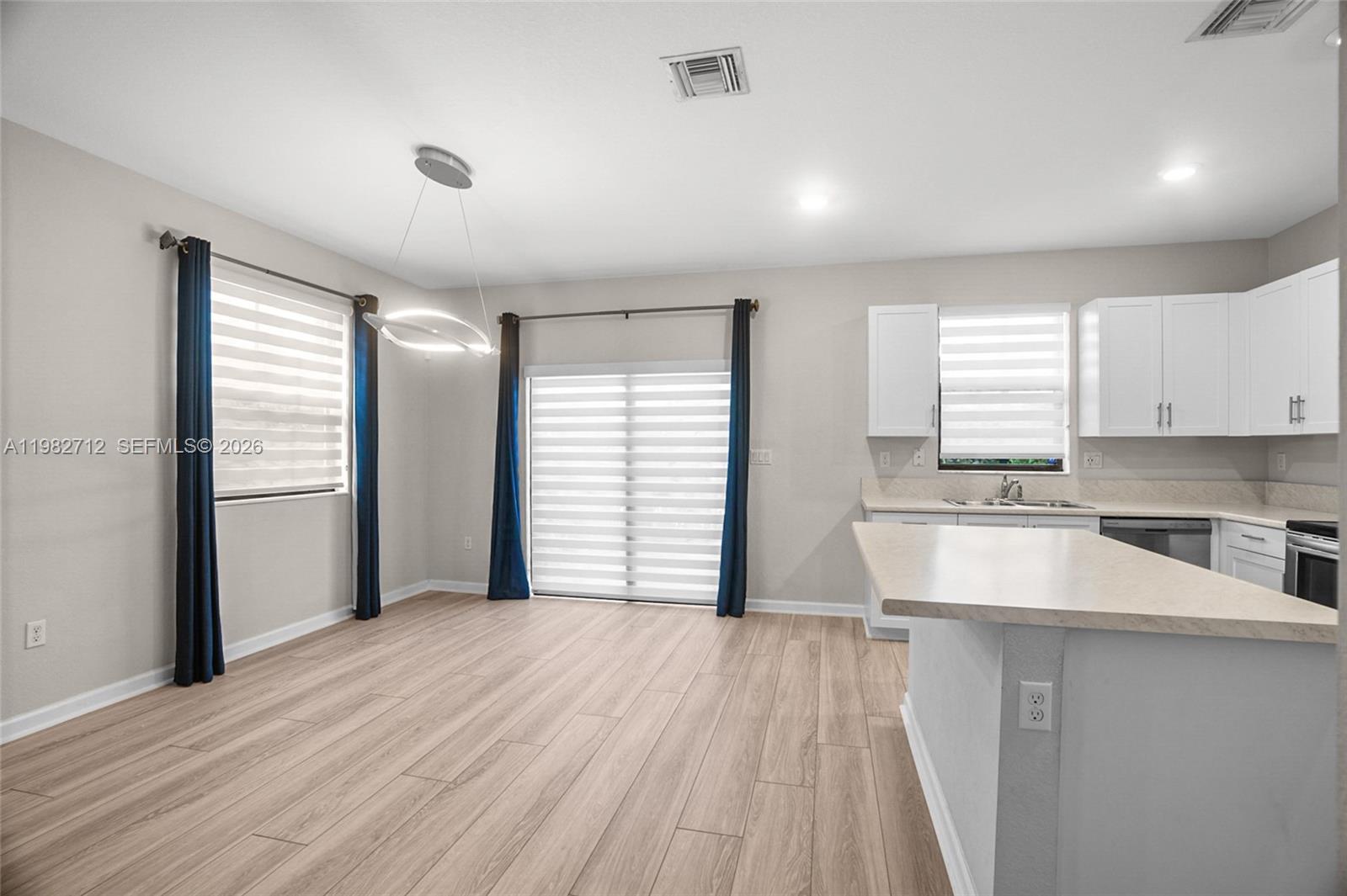 TROTTERS CHASE - Residential