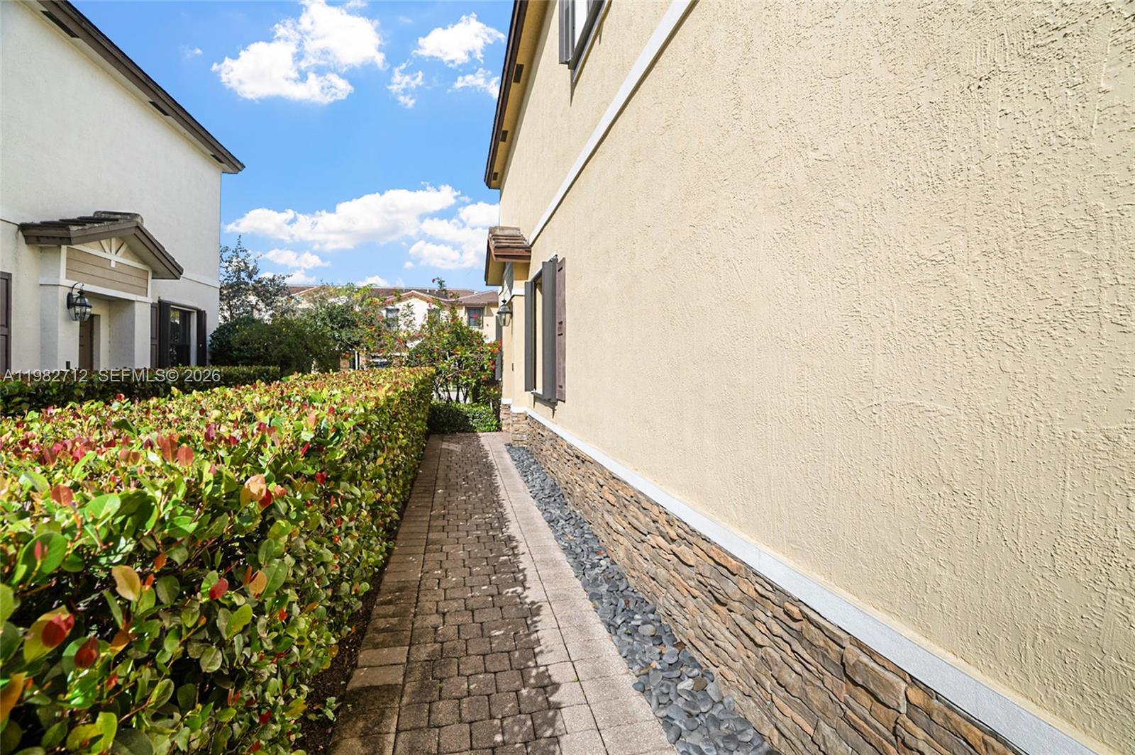 TROTTERS CHASE - Residential