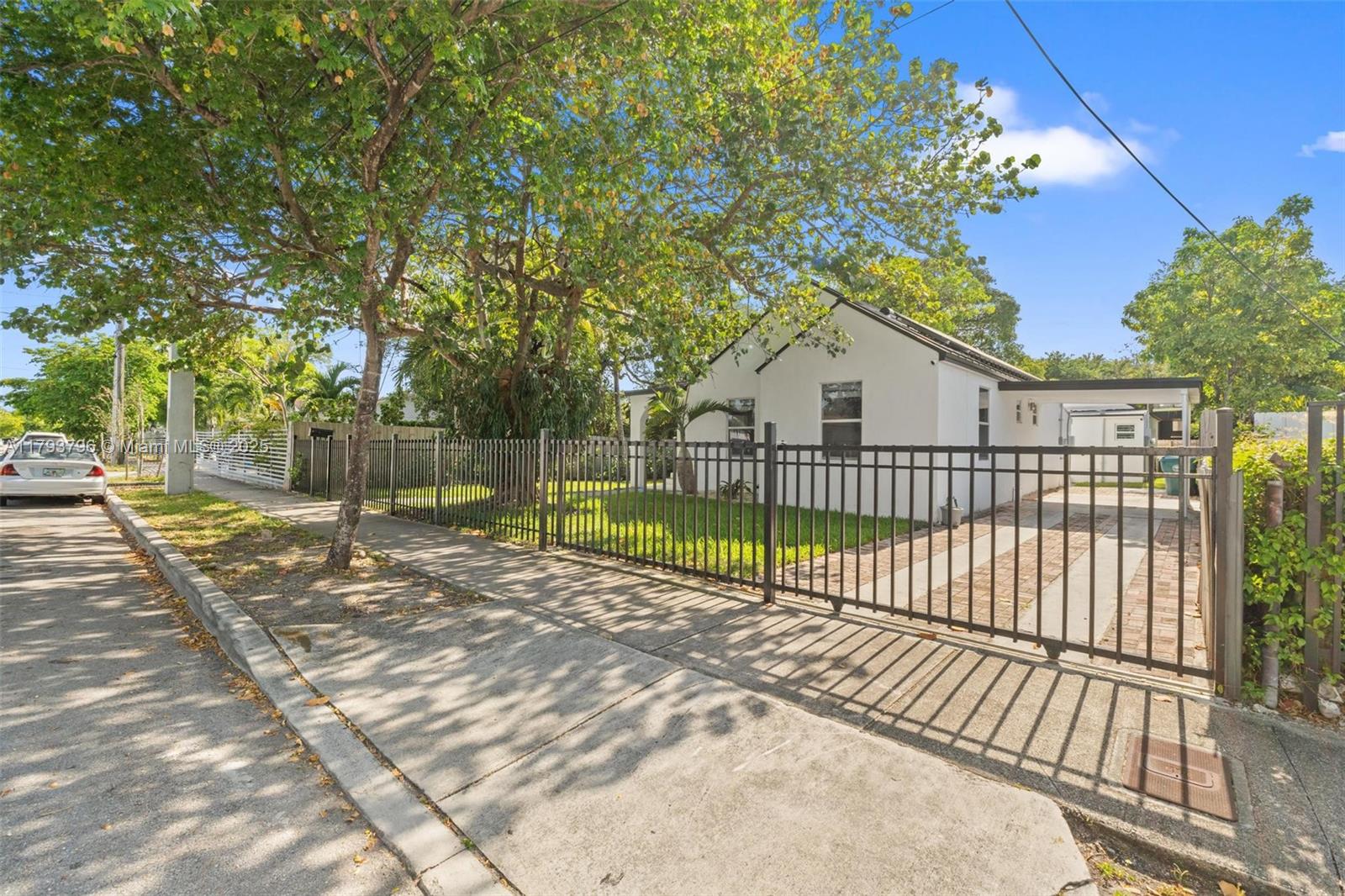 4430 NW 1 Ave