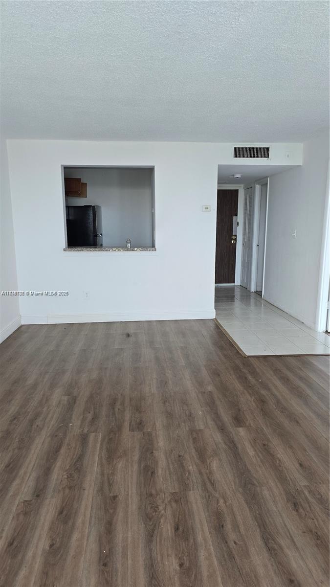 MONTECARLO CONDO - Residential