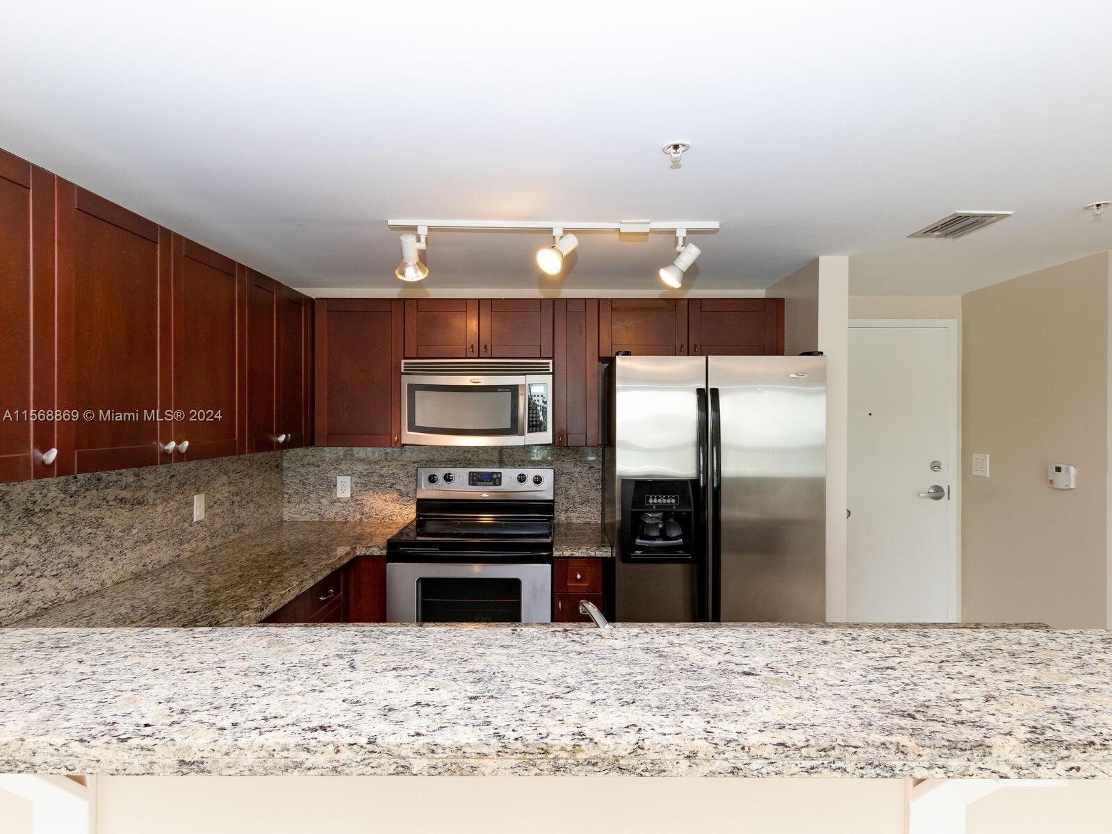 VILLAGGIO IN THE GROVE TO - Residential Lease