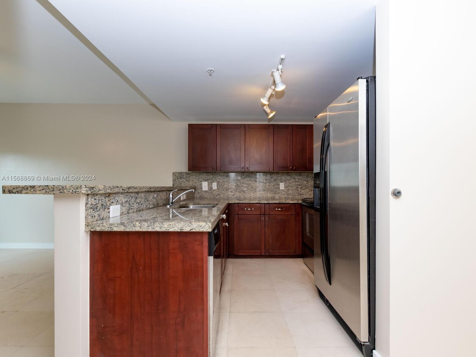 VILLAGGIO IN THE GROVE TO - Residential Lease