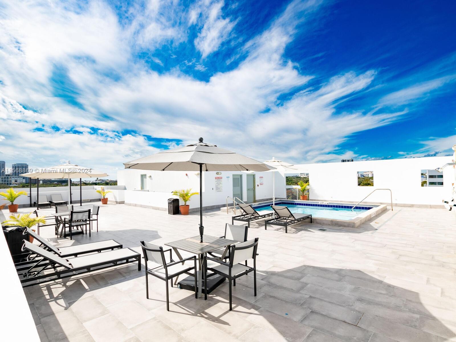 VILLAGGIO IN THE GROVE TO - Residential Lease