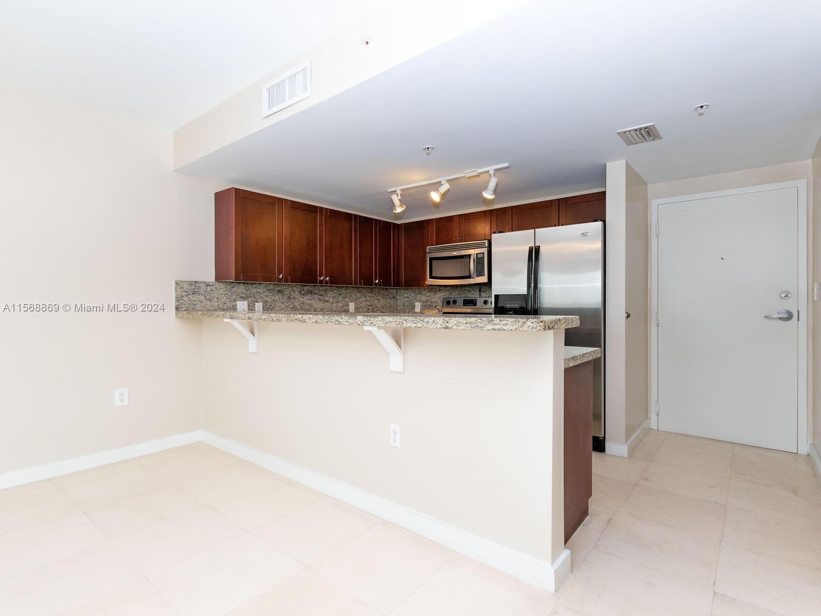 VILLAGGIO IN THE GROVE TO - Residential Lease