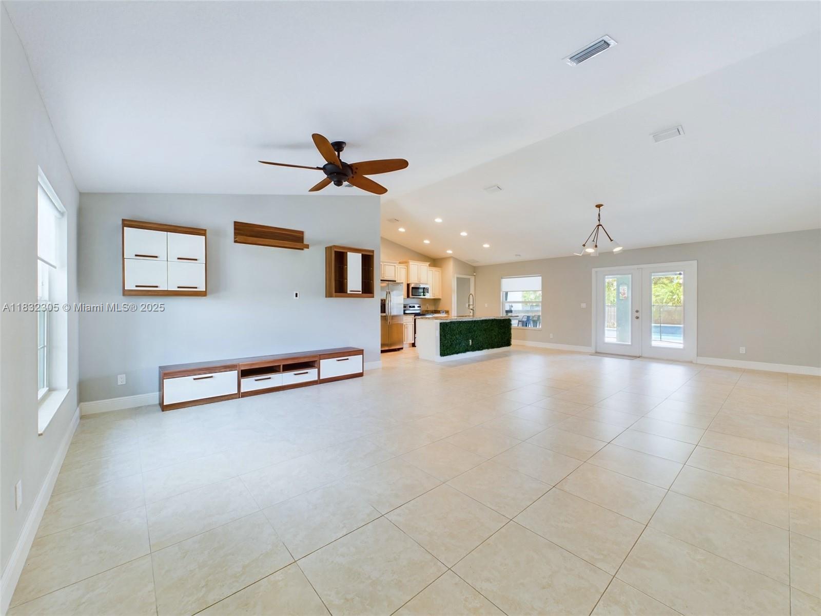 PORT ST LUCIE SECTION 14 - Residential Lease