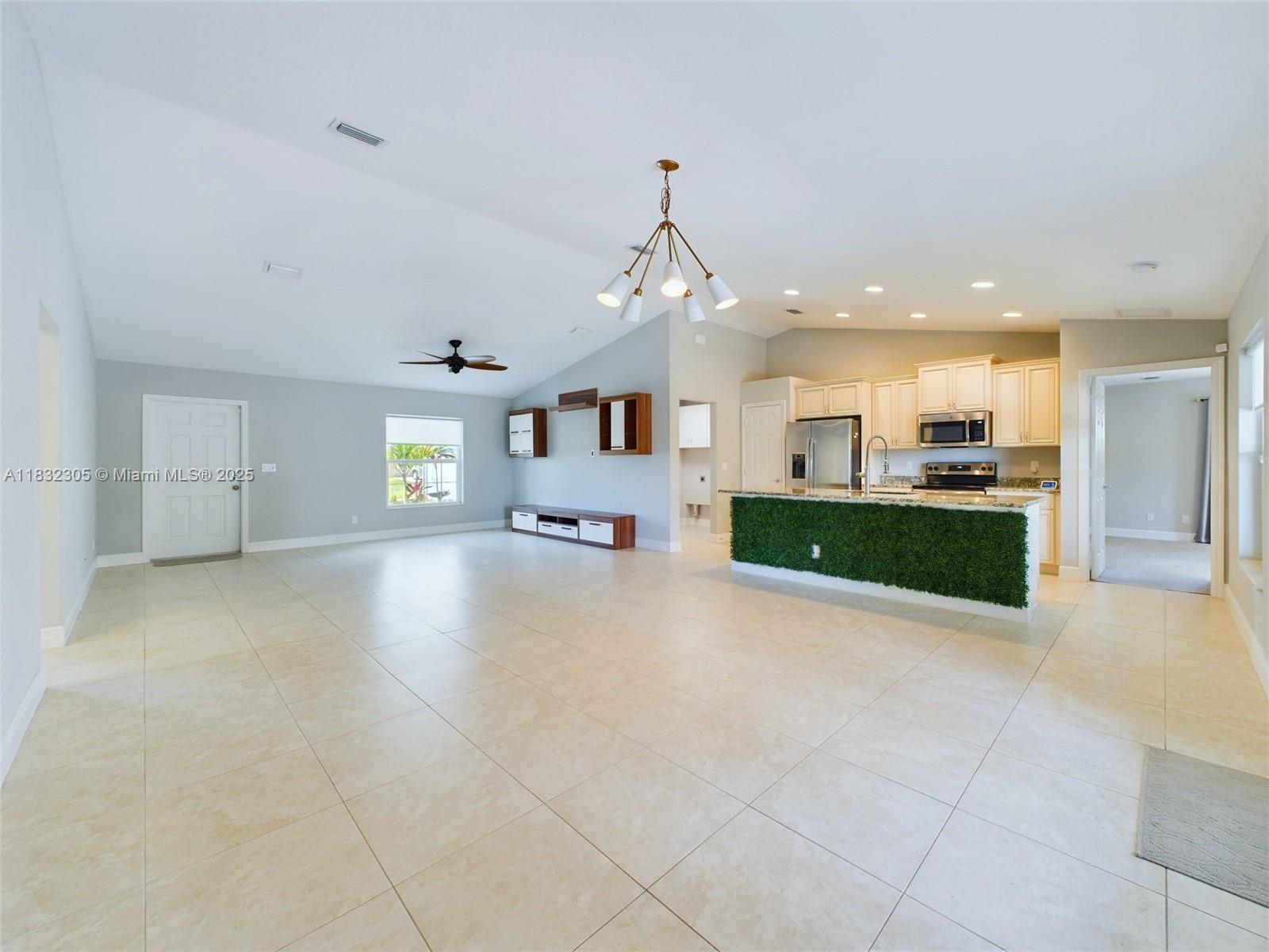 PORT ST LUCIE SECTION 14 - Residential Lease