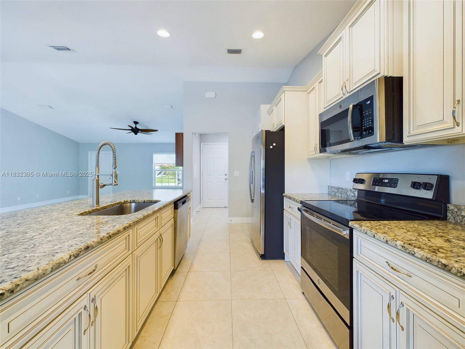 PORT ST LUCIE SECTION 14 - Residential Lease