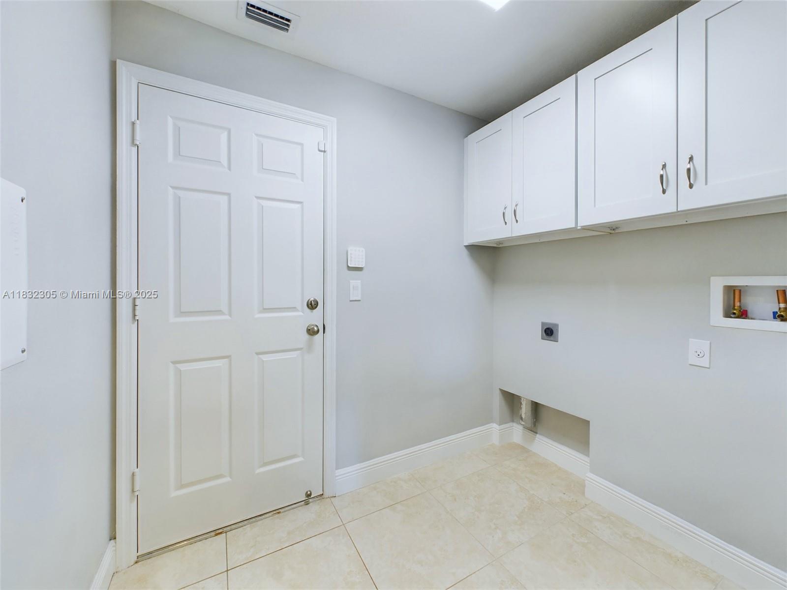 PORT ST LUCIE SECTION 14 - Residential Lease