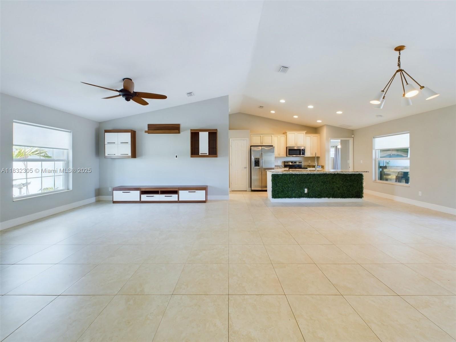 PORT ST LUCIE SECTION 14 - Residential Lease