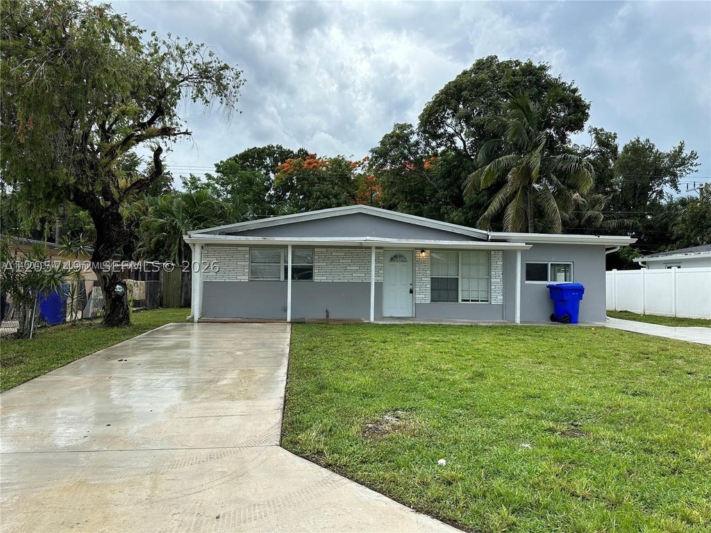 Photo of 5820 Atlanta St, Hollywood, FL 33021 (MLS # A12057492)