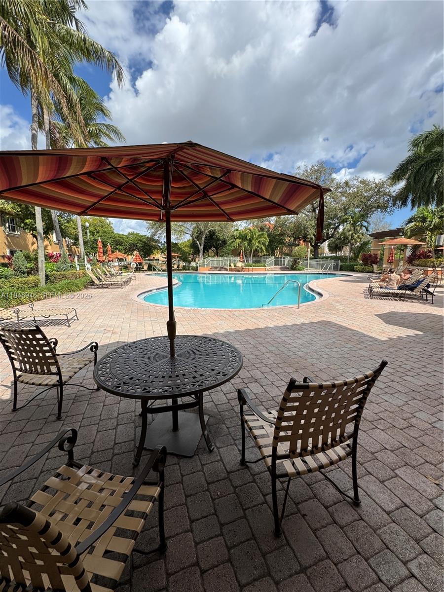 VILLAS AT HARBOR ISLES - Residential